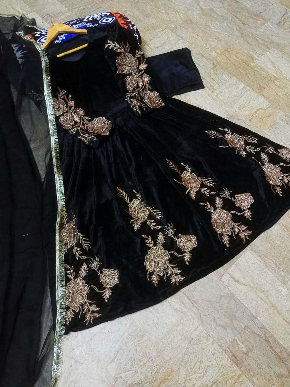 Sleeves and Border Embroidered Maxi with Four Sided Lace Dupatta 3PCs