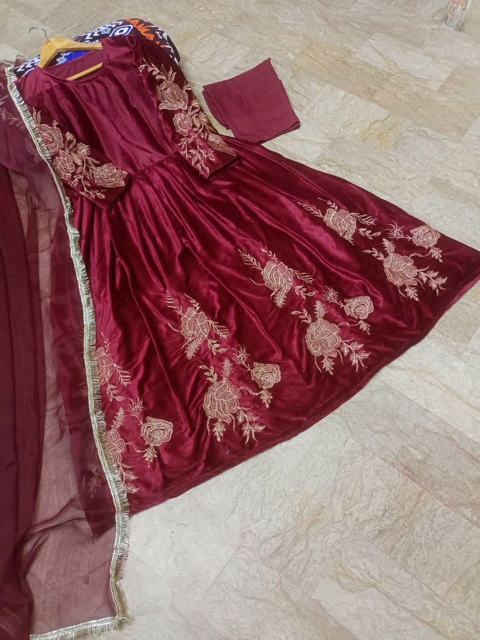 Sleeves and Border Embroidered Maxi with Four Sided Lace Dupatta 3PCs
